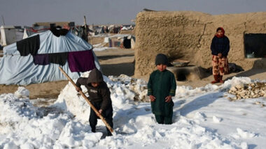 আফগানিস্তানে তীব্র ঠান্ডা-তুষারপাত, ১৫ দিনে ১২৪ জনের মৃত্যু