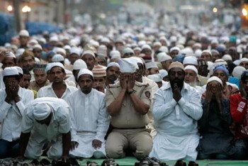 বিশ্বে সবচেয়ে দ্রুত বাড়ছে ইসলাম ধর্মের অনুসারীর সংখ্যা