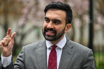 প্রচারে বাংলা-উর্দু, সাবওয়েতে ইফতার, নিউইয়র্কের অন্য রকম মুসলিম মেয়র প্রার্থী