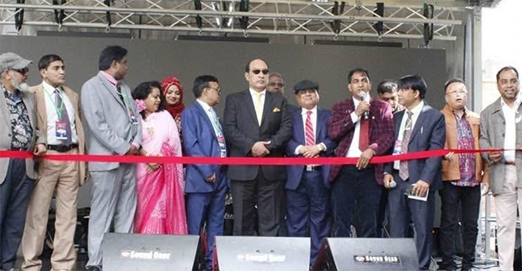 ওয়ার্ল্ড হিউম্যান রাইটস ডেভেলপমেন্ট’র পথমেলায় মানুষের ঢল