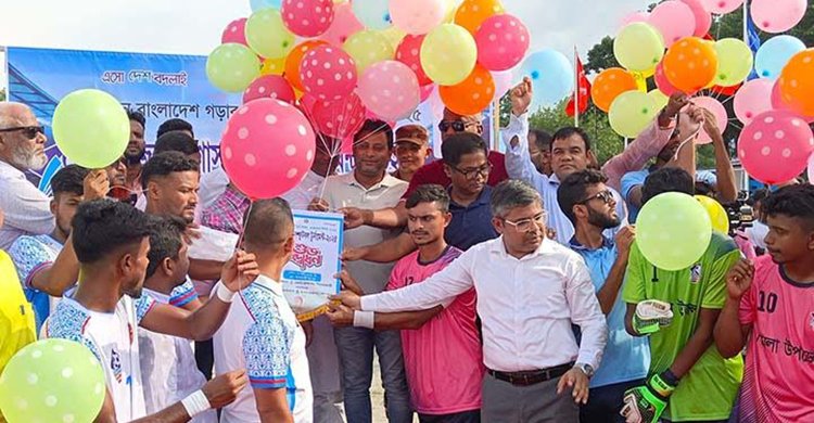 সেলিম ফাউন্ডেশনের উদ্যোগে নীলফামারীতে জেলা প্রশাসক ফুটবল টুর্নামন্ট-২০২৫ উদ্বোধন