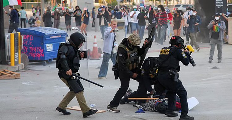 অভিবাসীদের আটকের প্রতিবাদে উত্তাল লস অ্যাঞ্জেলেস, ন্যাশনাল গার্ড মোতায়েন