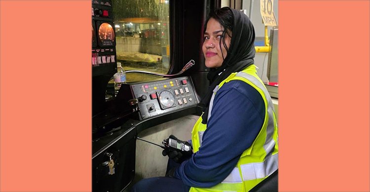 যুক্তরাষ্ট্রে প্রথম বাংলাদেশী বংশোদ্ভুত মহিলা ট্রেন অপারেটর
