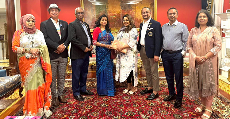 নিউইয়র্কের বারী ষ্টেটে লায়ন ইন্টারন্যাশনাল ডিস্ট্রিক্ট ৩১৫ এ২ বাংলাদেশের গভর্নর শংকর কুমার রায়ের সংবর্ধনা