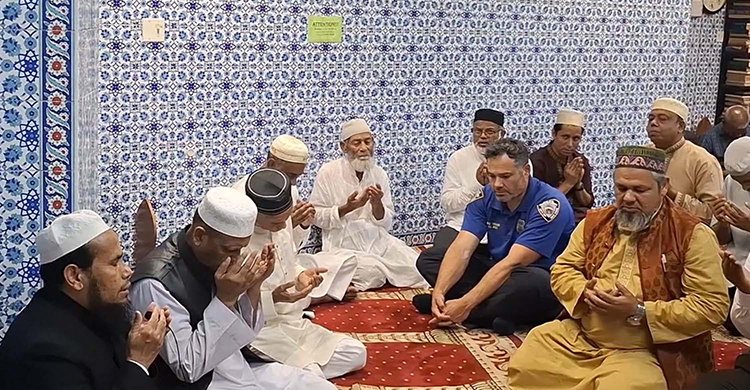 মৌলভীবাজার ডিস্ট্রিক্ট সোসাইটির উদ্যোগে দোয়া মাহফিল অনুষ্ঠিত