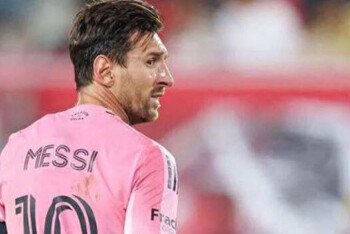 নিষেধাজ্ঞায় পড়তেই হলো মেসিকে