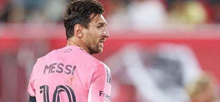 নিষেধাজ্ঞায় পড়তেই হলো মেসিকে