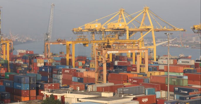 বাড়তি শুল্কের খরচ ভাগ করে নিতে বাংলাদেশি রপ্তানিকারকদের চাপ দিচ্ছে মার্কিন ক্রেতারা