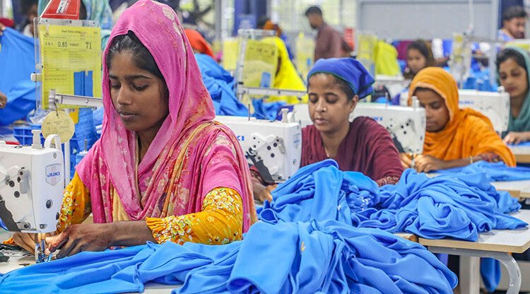 মার্কিন শুল্ক কমানো সম্ভব না হলে পোশাক রফতানিতে ভিয়েতনামের চেয়ে পিছিয়ে পড়ার শঙ্কা