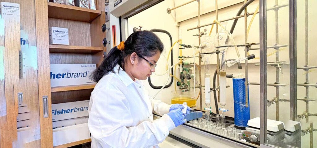 মিশিগানের গবেষণাগারে টিকা উদ্ভাবনের প্রচেষ্টায় বাংলাদেশের মমতা