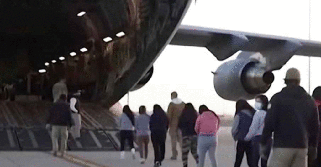 অবৈধ বসবাস, ৬১ বাংলাদেশিকে ফেরত পাঠাল যুক্তরাষ্ট্র