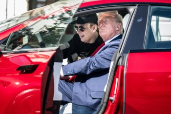 ট্রাম্পকে সমর্থন করে টেসলার জনপ্রিয়তা খুইয়েছেন ইলন মাস্ক