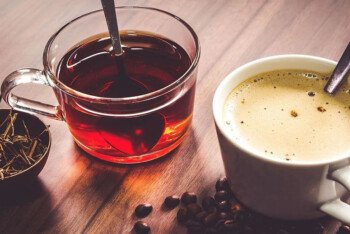 সকালে খালি পেটে চা-কফি খেলে কী হয় জানেন?