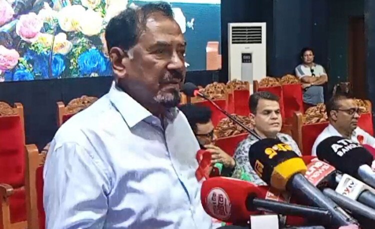 বিদেশ থেকে কিছু আঁতেল এসে রাজনীতি নিয়ন্ত্রণ করতে চায়: মেজর (অব.)হাফিজ