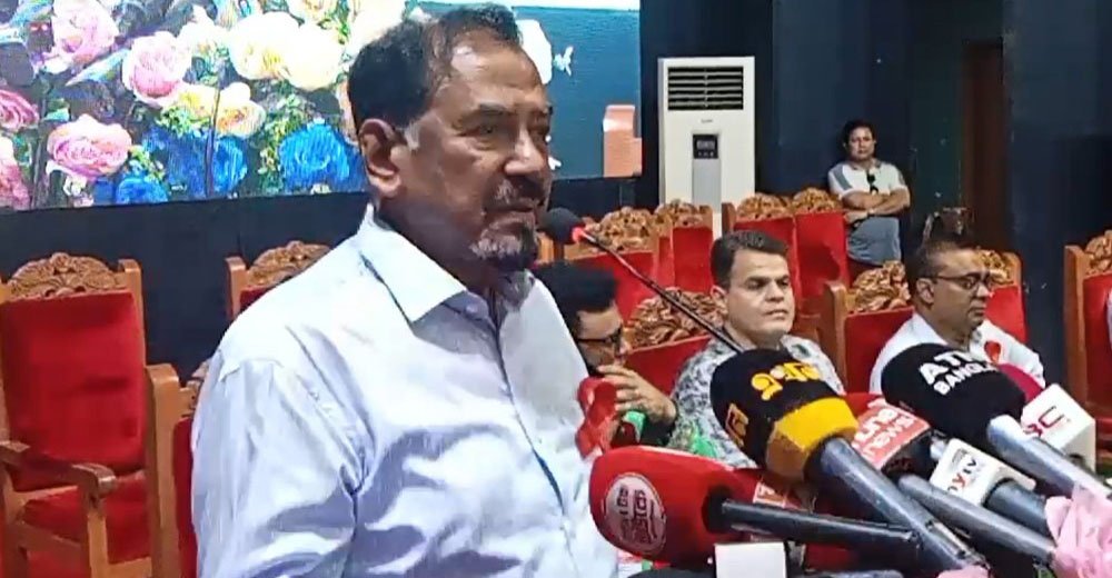 বিদেশ থেকে কিছু আঁতেল এসে রাজনীতি নিয়ন্ত্রণ করতে চায়: মেজর (অব.)হাফিজ