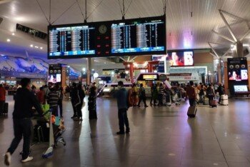 মালয়েশিয়ার বিমানবন্দরে আটকে দেওয়া হলো ৯৮ বাংলাদেশিকে