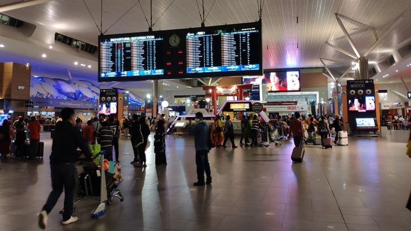 মালয়েশিয়ার বিমানবন্দরে আটকে দেওয়া হলো ৯৮ বাংলাদেশিকে