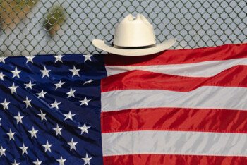 যুক্তরাষ্ট্রে কমেছে বিদেশি পর্যটক বিলিয়ন ডলারের ক্ষতির শঙ্কা – দ্য ইকোনমিস্টের প্রতিবেদন