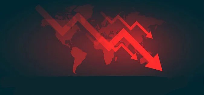 বিশ্ব বাণিজ্যের টানাপোড়েন, ঝুঁকিতে বাংলাদেশের অর্থনীতি