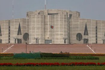 বাংলাদেশে ভোটারদের সিদ্ধান্তহীনতায় সরকার ও রাজনৈতিক দলের দায়