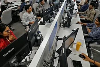 কর্মী ভিসায় ট্রাম্পের ফি আরোপে সবচেয়ে ক্ষতিগ্রস্ত হবে কোন দেশ