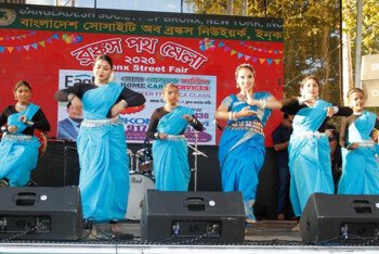 নিউ ইয়র্কের ব্রঙ্কসে উৎসবমুখর পরিবেশে হয়ে গেলো বর্ণাঢ্য পথমেলা