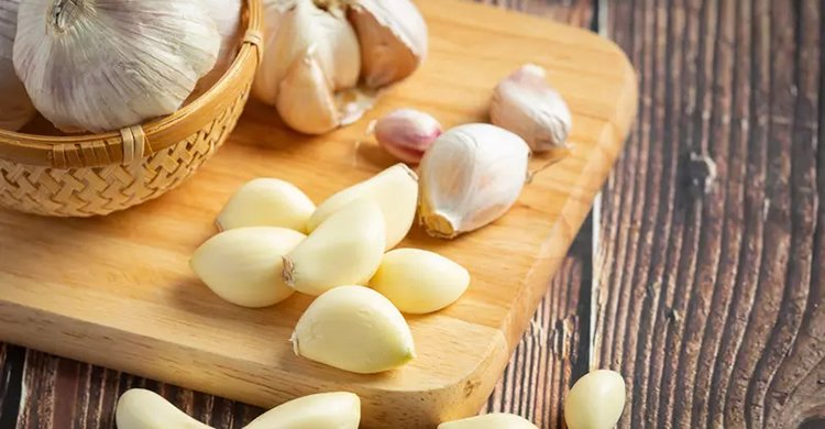 প্রতিদিন রসুন খেলে শরীরে কী পরিবর্তন ঘটে