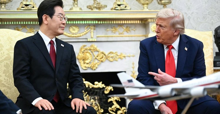 যুক্তরাষ্ট্রে বিনিয়োগে দ্বিধাগ্রস্ত দক্ষিণ কোরিয়ার কম্পানিগুলো, হোমল্যান্ড সিকিউরিটির ধরপাকড়ের ঘটনায় প্রেসিডেন্ট লি জে-মিয়ং