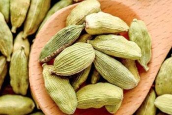 রাতে ঘুমানোর আগে এলাচ খেলে মিলবে যে উপকার