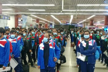 লিবিয়া থেকে দেশে ফিরলেন ১৭৬ বাংলাদেশি