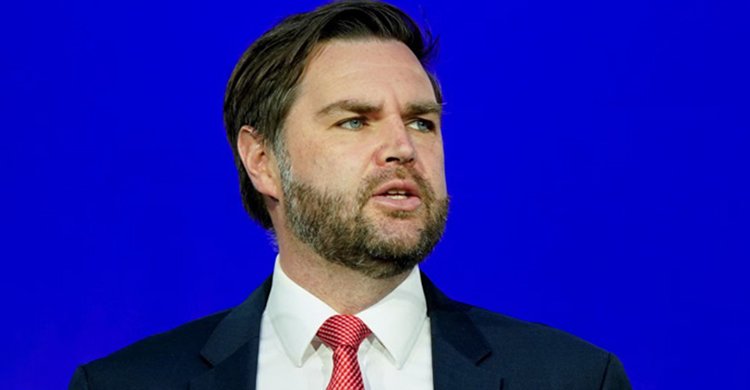 চার্লি কার্কের হত্যাকাণ্ড উদযাপনকারী কর্মীদের বিরুদ্ধে কর্তৃপক্ষকে ব্যবস্থা নিতে বললেন জেডি ভ্যান্স