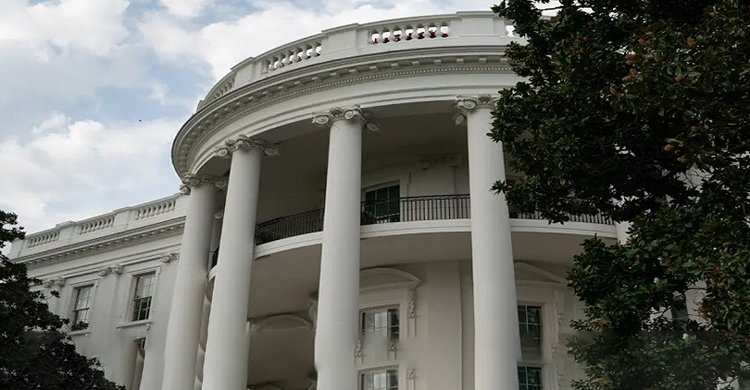 বাজেট বন্ধের শঙ্কা, ১ অক্টোবর গণছাঁটাইয়ের প্রস্তুতি নিচ্ছে হোয়াইট হাউজ