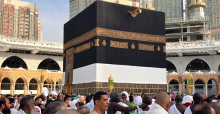 সব ভিসাতেই পালন করা যাবে ওমরাহ – সৌদি গ্যাজেটের প্রতিবেদন