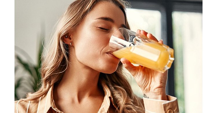 কোলেস্টেরল ও রক্তচাপ নিয়ন্ত্রণে সাহায্য করে কমলালেবুর রস