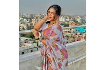 জেমসের তৃতীয় স্ত্রী কে এই নামিয়া?