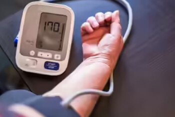 রক্তচাপ বাড়ে দৈনন্দিন যেসব খাদ্যাভ্যাসে