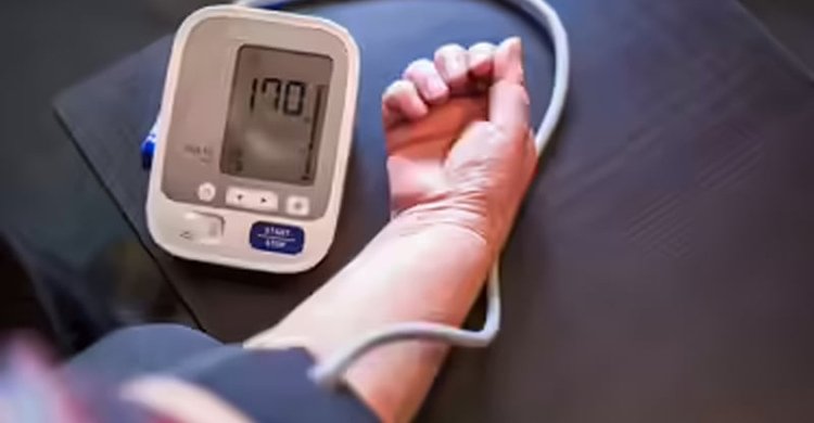 রক্তচাপ বাড়ে দৈনন্দিন যেসব খাদ্যাভ্যাসে