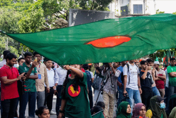 সংক্ষুব্ধ মানুষ, কিন্তু প্রকাশের পথ পাচ্ছে না