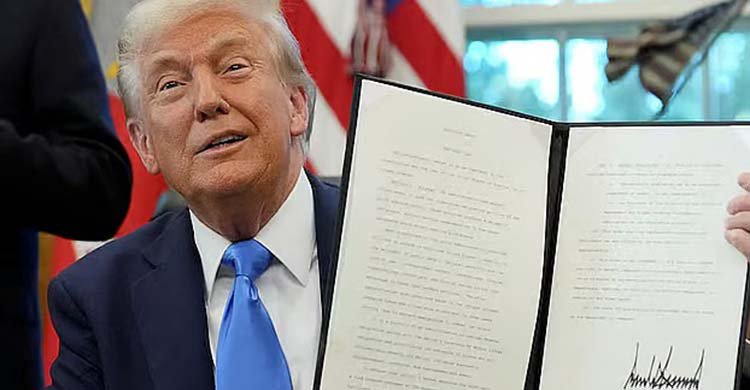 ট্রাম্পের ভিসা নিয়ন্ত্রণ পাশ কাটাতে গুরুত্বপূর্ণ কাজ ভারতে সরিয়ে নেওয়ার পরিকল্পনা যুক্তরাষ্ট্রের প্রতিষ্ঠানগুলোর