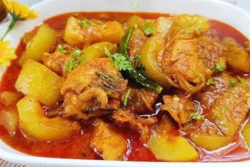 লাউ দিয়ে মুরগির ঝোল