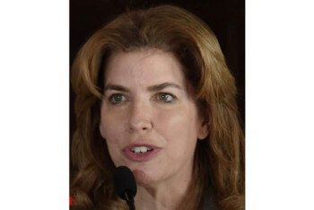 নিউ ইয়র্ক সিটি কাউন্সিলের প্রথম ইহুদি বংশোদ্ভূত স্পীকার জুলি মেনন