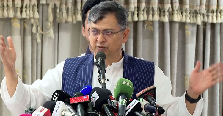 এত শক্তি প্রদর্শন আপনাদের মানায় না—অন্তর্বর্তী সরকারকে কড়া হুঁশিয়ারি বিএনপির স্থায়ী কমিটির সদস্য সালাহউদ্দিনের