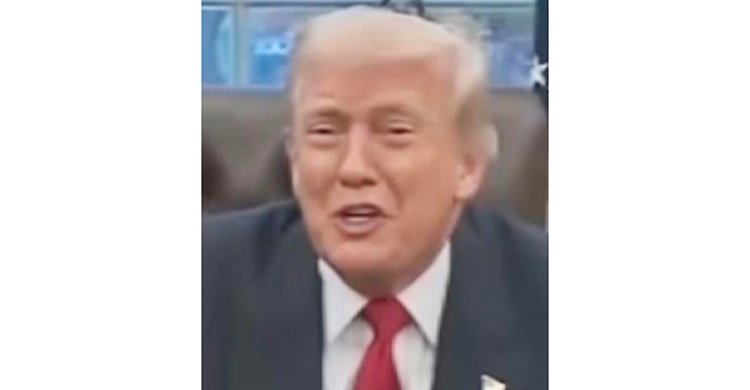 ৪র্থ পাতায় কে কি বললেন