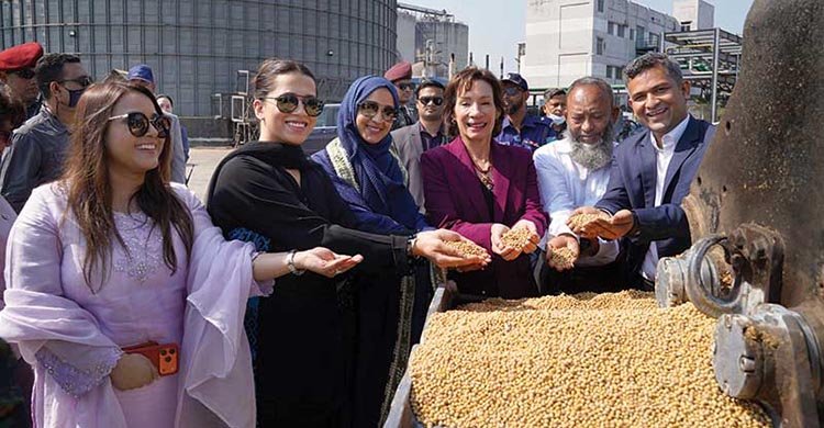 যুক্তরাষ্ট্র থেকে ১ বিলিয়ন ডলারের সয়াবিন আমদানির চুক্তি বাংলাদেশের