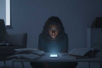 লাইক সংস্কৃতির যুগে মানবিকতার সংকট