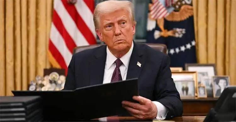 শুল্কনীতি নিয়ে সুপ্রীম কোর্টের শুনানিতে তীব্র প্রশ্নের মুখে ট্রাম্প