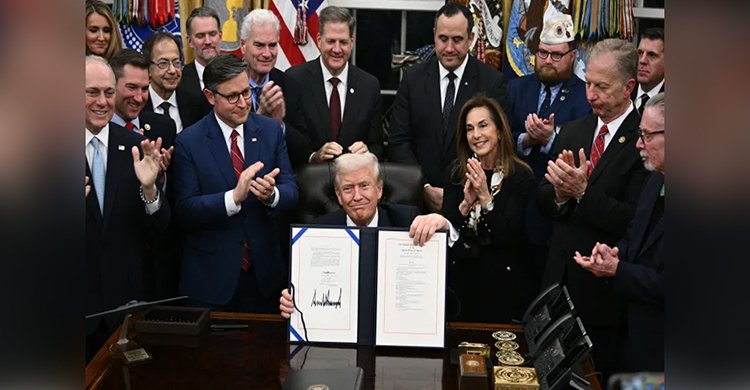 সরকার শাটডাউন অবসানের বিলে ট্রাম্পের স্বাক্ষর, ৪৩ দিন পর শেষ হল অচলাবস্থা