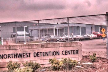 ৮০ হাজার অবৈধ অভিবাসীকে গুদামে রাখার পরিকল্পনা ট্রাম্পের, ওয়াশিংটন পোষ্ট পত্রিকার রিপোর্ট