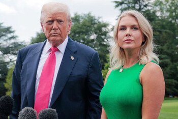 ওর মুখ ও ঠোঁট সুন্দর, মেশিনগানের মতো—প্রেস সেক্রেটারি লেভিট সম্পর্কে ট্রাম্প