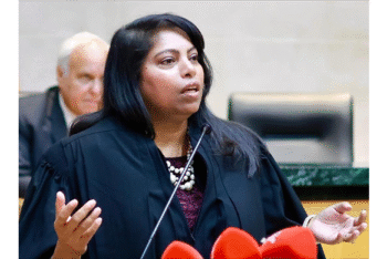 কোরআন ছুঁয়ে শপথ নিলেন নিউইয়র্ক স্টেট সুপ্রিম কোর্টের বিচারপতি সোমা সাঈদ